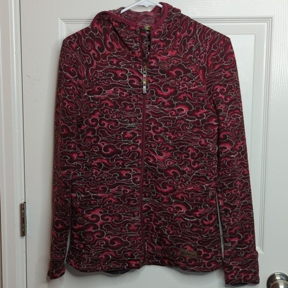 Sherpa Adventure Gear hoodie size small